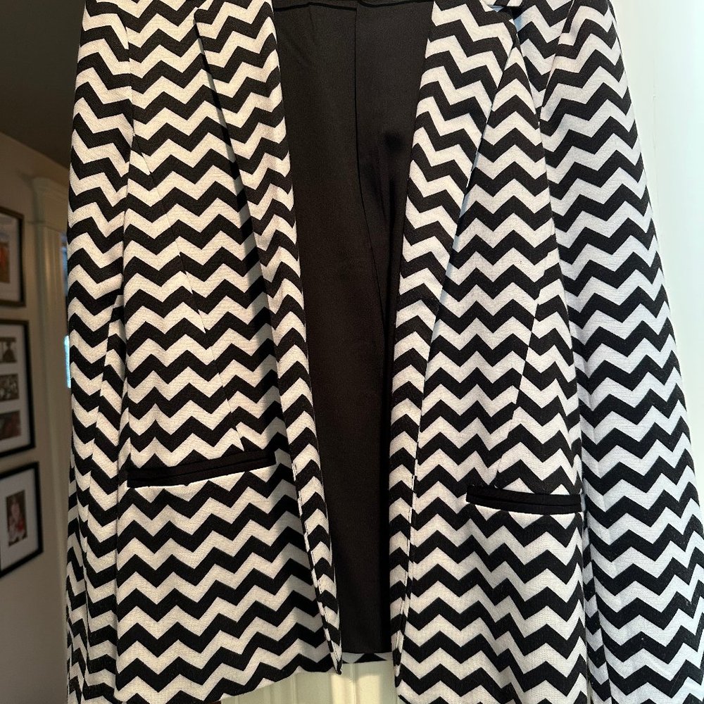 Black and White Open Blazer (Medium)